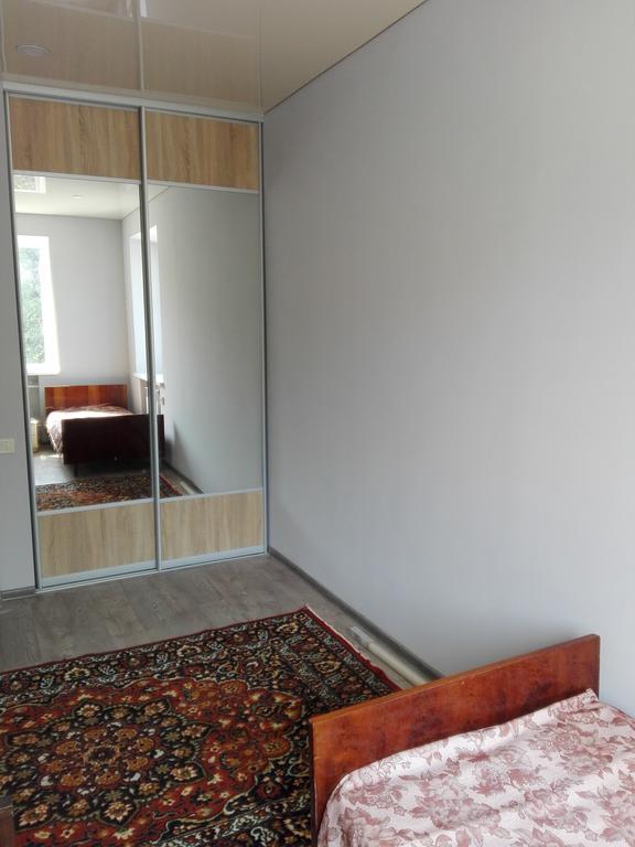Apartment On Kryvorizhstal Street 35-24 Krivoy Rog Εξωτερικό φωτογραφία